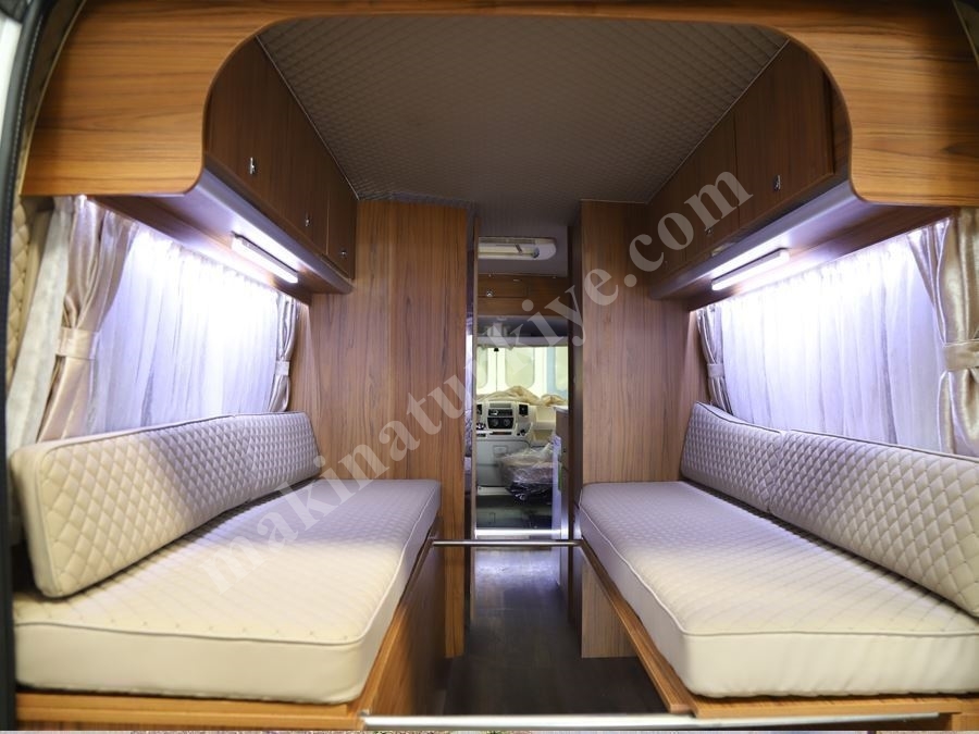 Üç Kişilik Minübüs Karavan - White Pigeon 