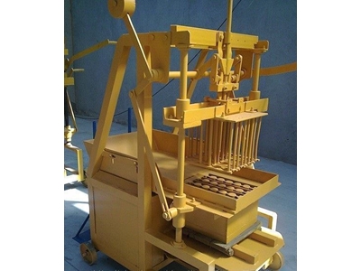 Manuel Briket Makinası - 8 saatte  800-1.000 adet  20 x 40 x 20 briket -80m2 kilit parke - 3