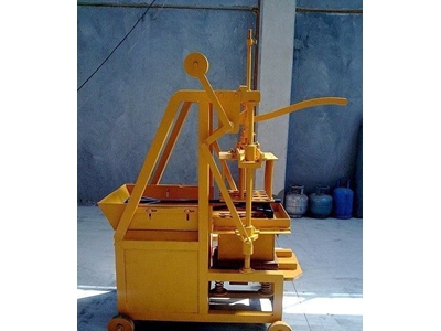 Manuel Briket Makinası - 8 saatte  800-1.000 adet  20 x 40 x 20 briket -80m2 kilit parke