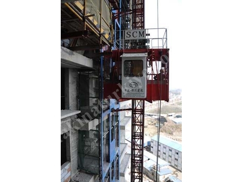 Location d'ascenseur de chantier extérieur de 2 tonnes (55 mètres)