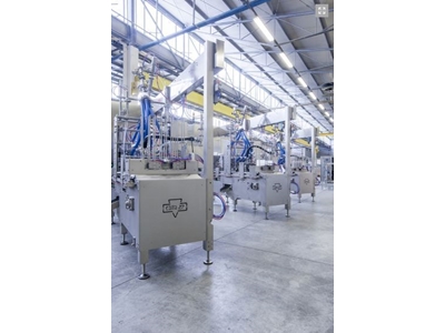 Catta27 9000 Pieces / Hour Linear Cone Ice Cream Filling Machine - 9