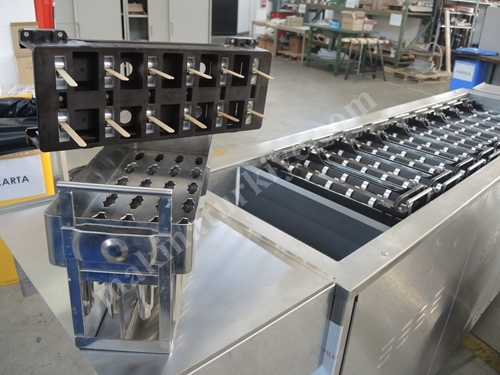 Machine de production de bâtonnets de crème glacée semi-automatique Catta 27 500 pièces/heure