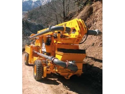 Pompe à béton avec flèche à distance motorisée à moteur diesel de 49-52 m3/heure - Atabey Scp 50.321 - 7
