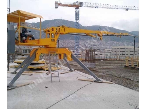 B17 (17+3m) Hydraulic Concrete Distributor