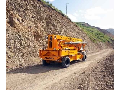 57-63 M3/Saat Kapasiteli Dizel Motorlu Uzaktan Kumandalı Bomlu Beton Pompası - 12