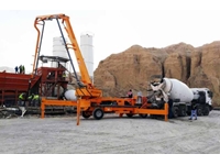 77-82 M3/Hour Capacity Diesel Engine Remote Controlled Concrete Pump with Boom - 6