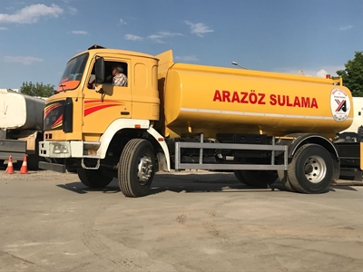 Camion-citerne pour eau à louer - 0