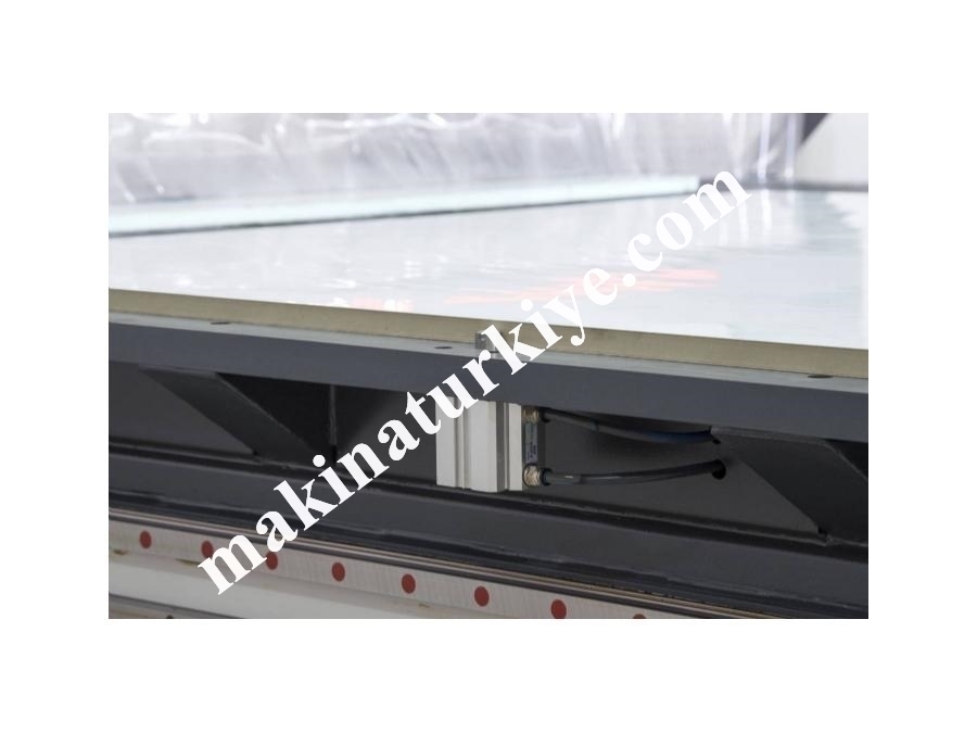 Kompakt Tabla Cnc Freze Makinası - Ünver Cnc 2136 Iı T Proline 