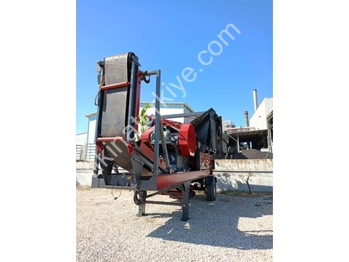 1100x850 mm  Mobil  Çeneli Kırıcı 