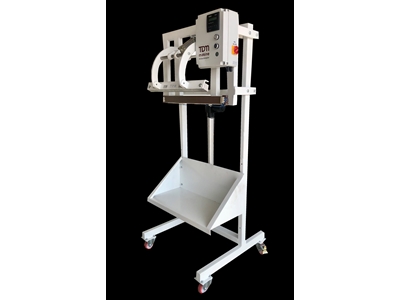 Machine d'assemblage de sacs - 1