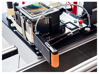 Etikettiersystem für Boxen mit einer Geschwindigkeit von 180 Etiketten pro Minute - 1