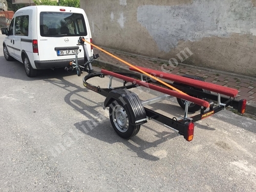 Товарный трейлер для транспортировки гидроциклов
