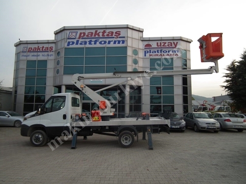 Plate-forme télescopique sur camion - 12M