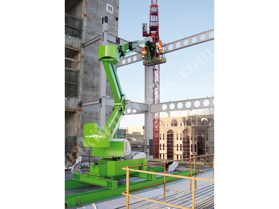 15,7 Metre Sabit Tabanlı Eklemli Çalışma Platformu