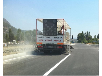 2X1800 Litre Basınçlı Soğuk Boya Yol Çizgi Kamyonu - 1