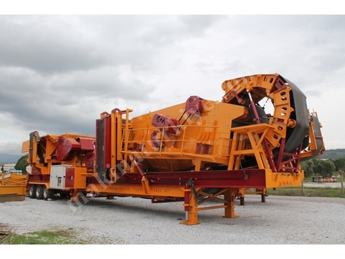 Mobile Crushing and Screening Plant with a Capacity of 180-250 Tons/Hour