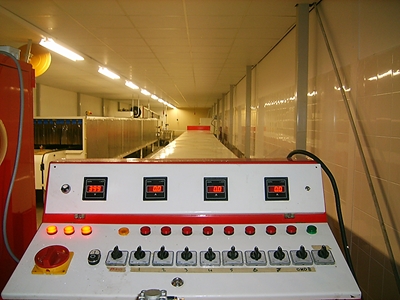 750 Kg / Hour Manual Type Cube Sugar Machine - 1