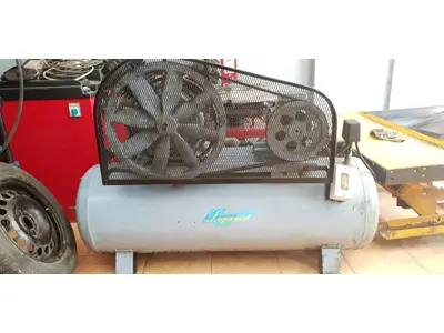Second Hand 200 Litre 16 Bar Piston Air Compressor with Stairs