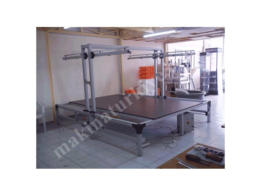 Machine de découpe CNC de polystyrène Stro-4 