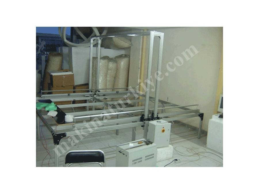 Machine de découpe CNC de polystyrène Stro-4 
