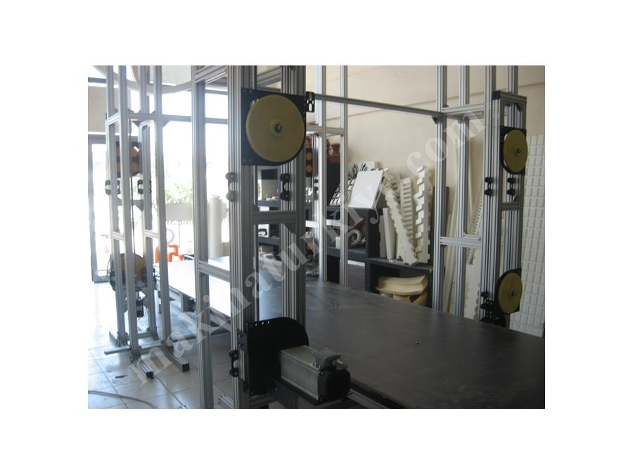 Machine de découpe de polyuréthane à double colonne haute vitesse