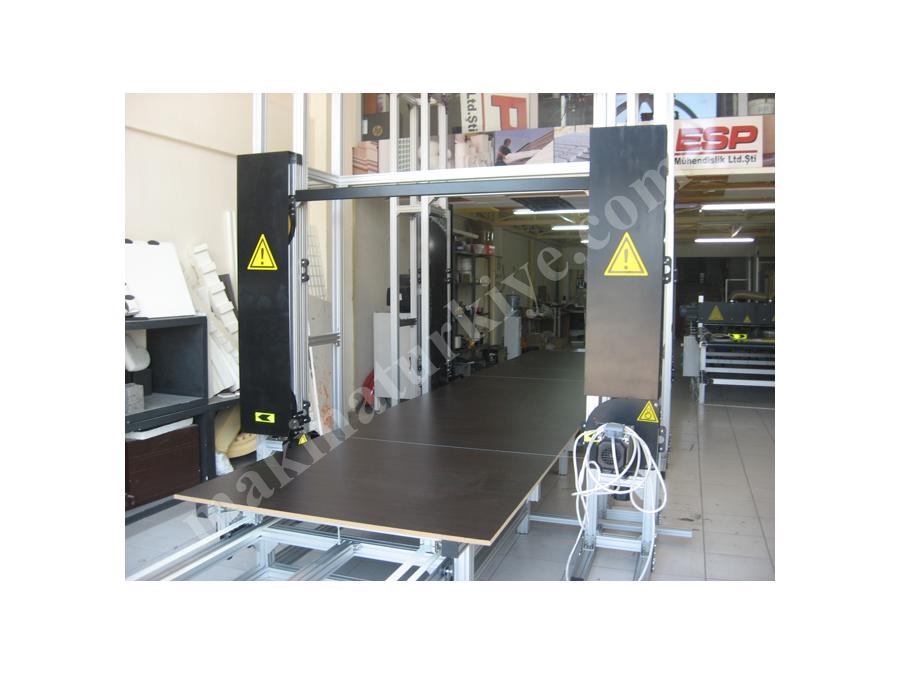 Machine de découpe de polyuréthane à double colonne haute vitesse