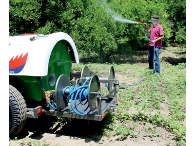 1000 Litre Çekilir Tip Bahçe Pülverizatörü - 1