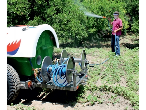 1000 Liter Pull-Behind Garden Sprayer