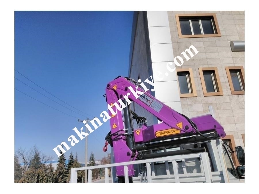 Yükselir Bomlu Katlanır Vinç 2.5 Ton