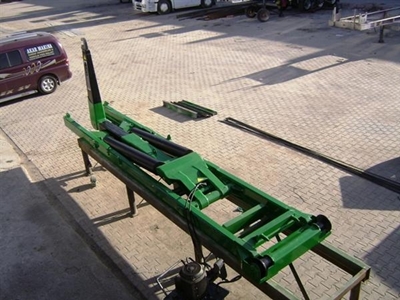 25 Ton Hooklift - 1