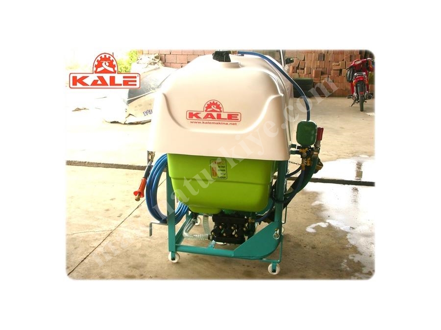 600 Litre Asılır Tip Bahçe Pulverizatörü