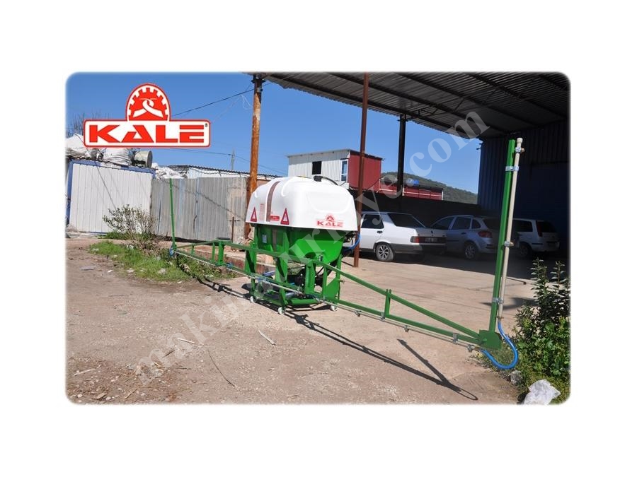600 Litre Traktör Arkası Ekin Kollu Asılır Tip İlaçlama Makinesi