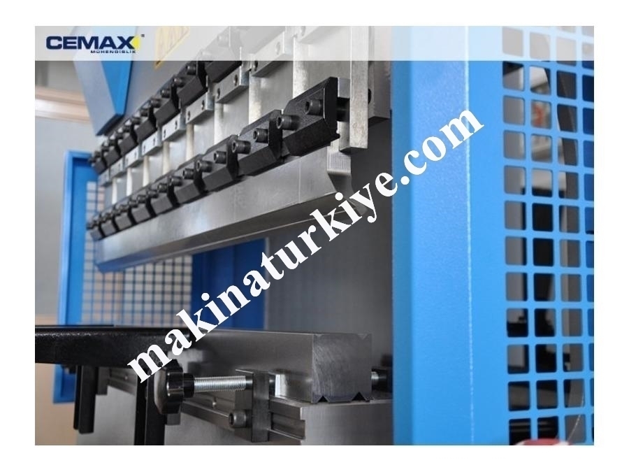 Гидравлический гибочный пресс HNC 125-15-8