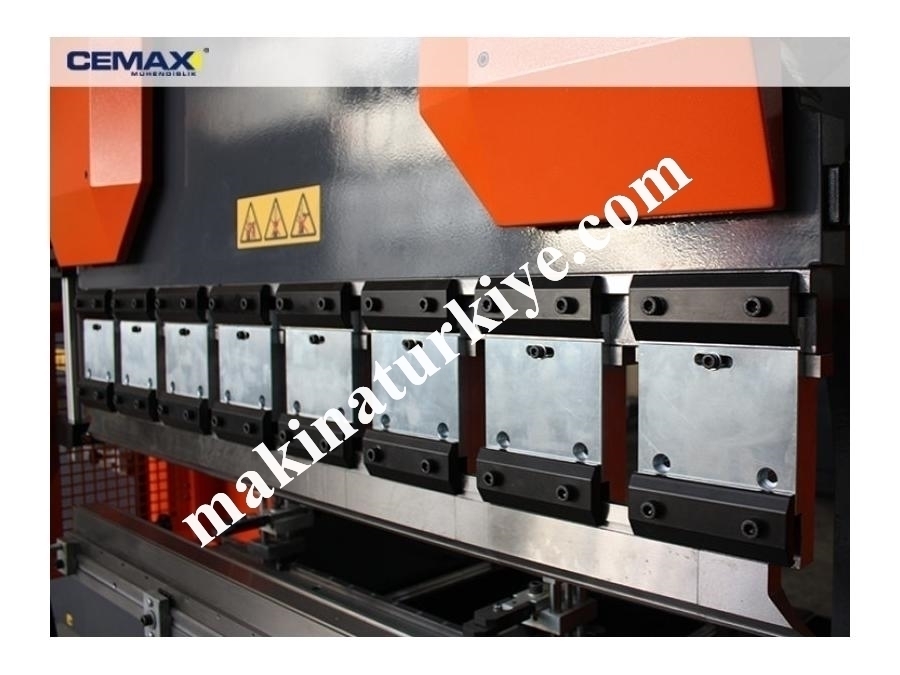 Гидравлический гибочный пресс HNC 125-15-8