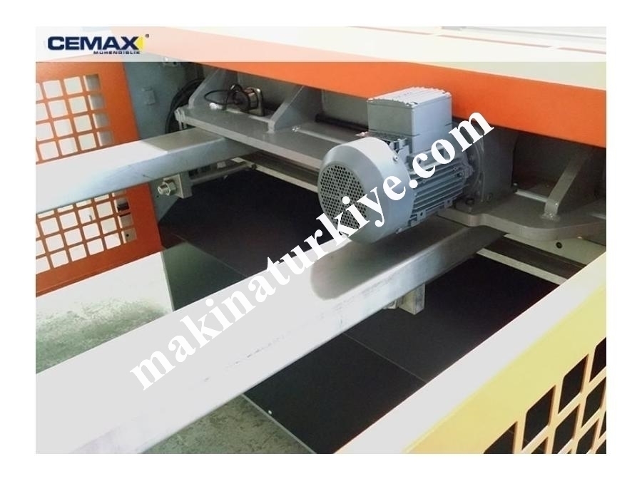 1530x4 mm Redüktörlü Giyotin Makas