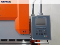 Presse plieuse hydraulique CNC - 1