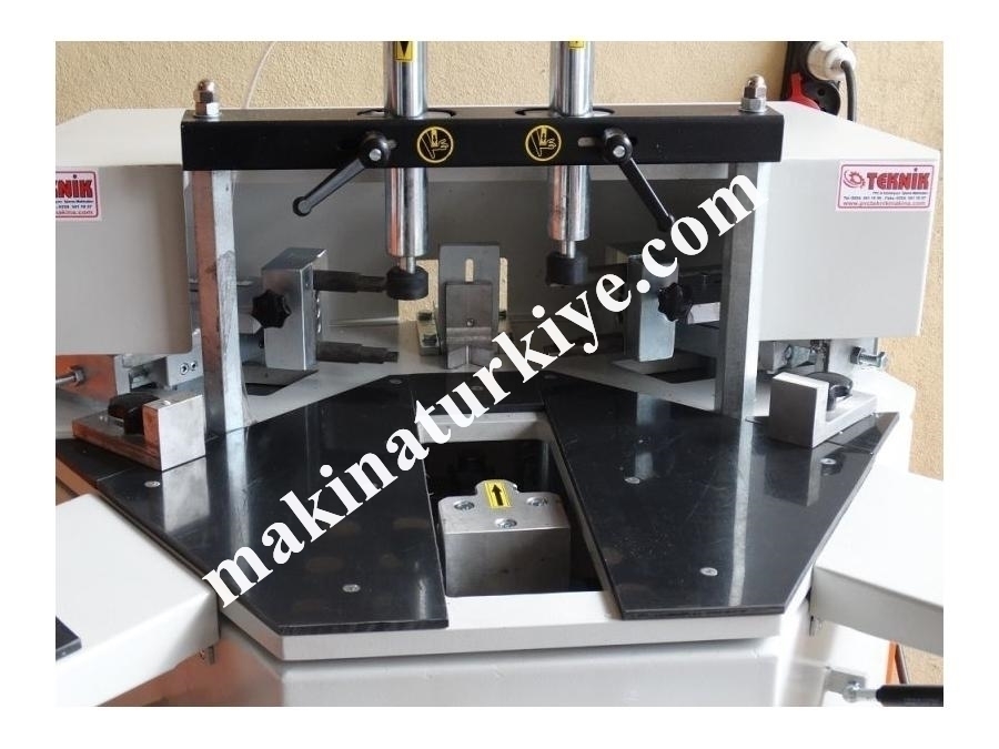 Alüminyum Köşe Presi - Teknik Makina Tm-200