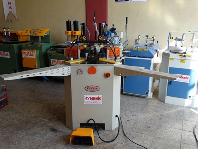 Hidrolik Alüminyum Köşe Birleştirme Presi - Titiz - 3