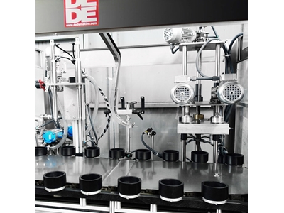 Полуавтоматическая ротационная упаковочная машина - 1