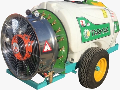 Turbo atomiseur tractable Agrima 1604 avec réservoir en polyéthylène de 1600 litres et pompe 1600 Litres - 1