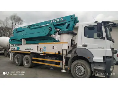 Бетононасос на грузовике (2015) 37 метров - Everdigm 37Cx5