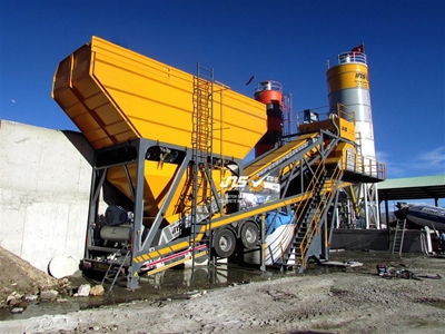 100 M3 H Mobile Concrete Batching Plant 