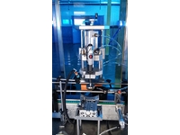 Automatische Flüssigkeitsfüll- und Verschließmaschine mit 6 Düsen - 10
