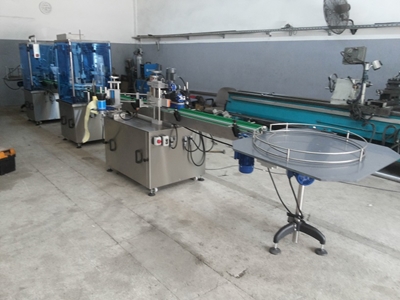2 Nozullu Otomatik Sıvı Dolum ve Kapatma Makinesi  - 5