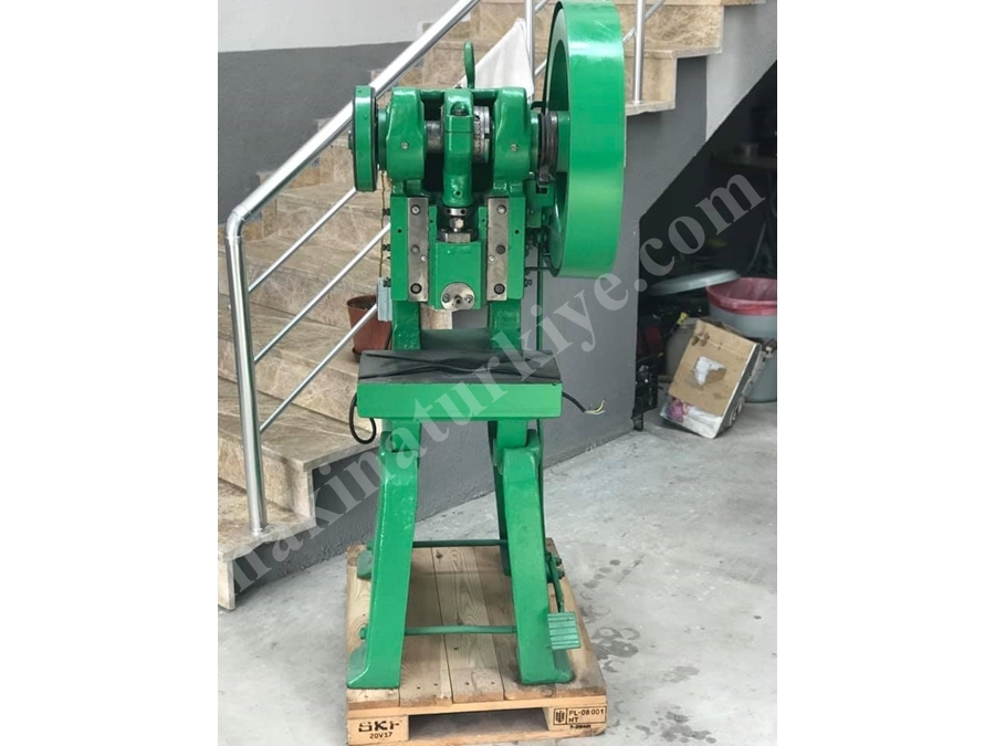 15 Ton Komple Revizyonlu Eksantrik Pres 