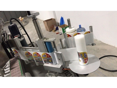 Round Bottle Label Machine - 3