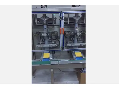 Füll- und Verpackungsmaschine für vertikale Staubabscheider