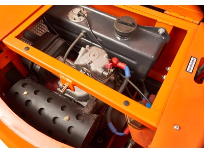 *Diesel Engine 1 Ton Mini Excavator - 6