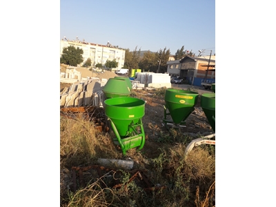 Seau d'épandage d'engrais - 1