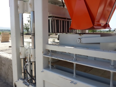 ACROBAT GA 300 8'Li Manuel Briket Ve Parke Makinası - 8